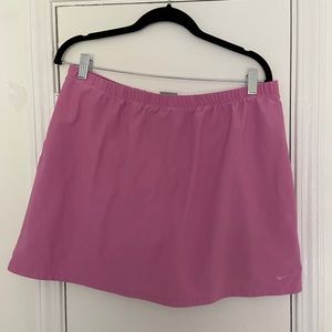 Pretty pink Nike tennis skirt. Women’s XL. Great condition.